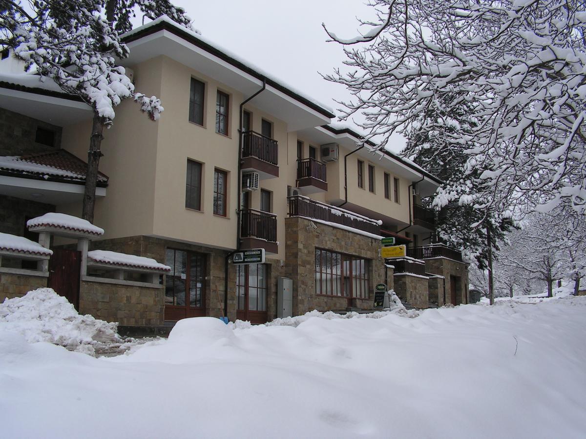 Hotel Black Stork Nisovo Exteriör bild